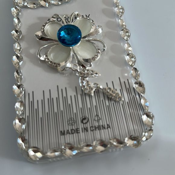 iPhone 14 pro max luxury 3D Flower Diamond Glitter clear - Picture 7 of 9